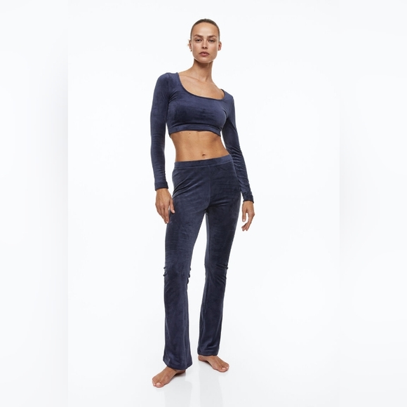 NWT Dark Blue Velour Pant By H&M Size M - Picture 1 of 16